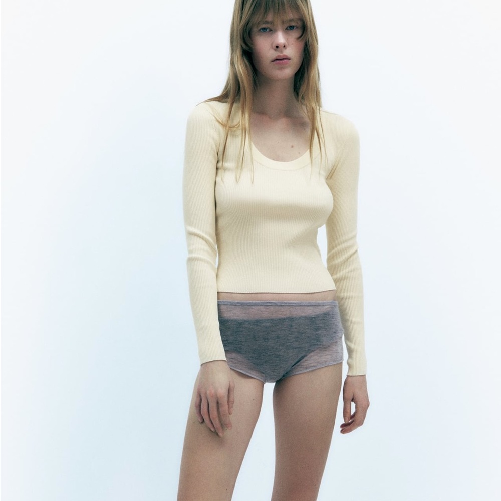 Zara Knit Top with Round Neck